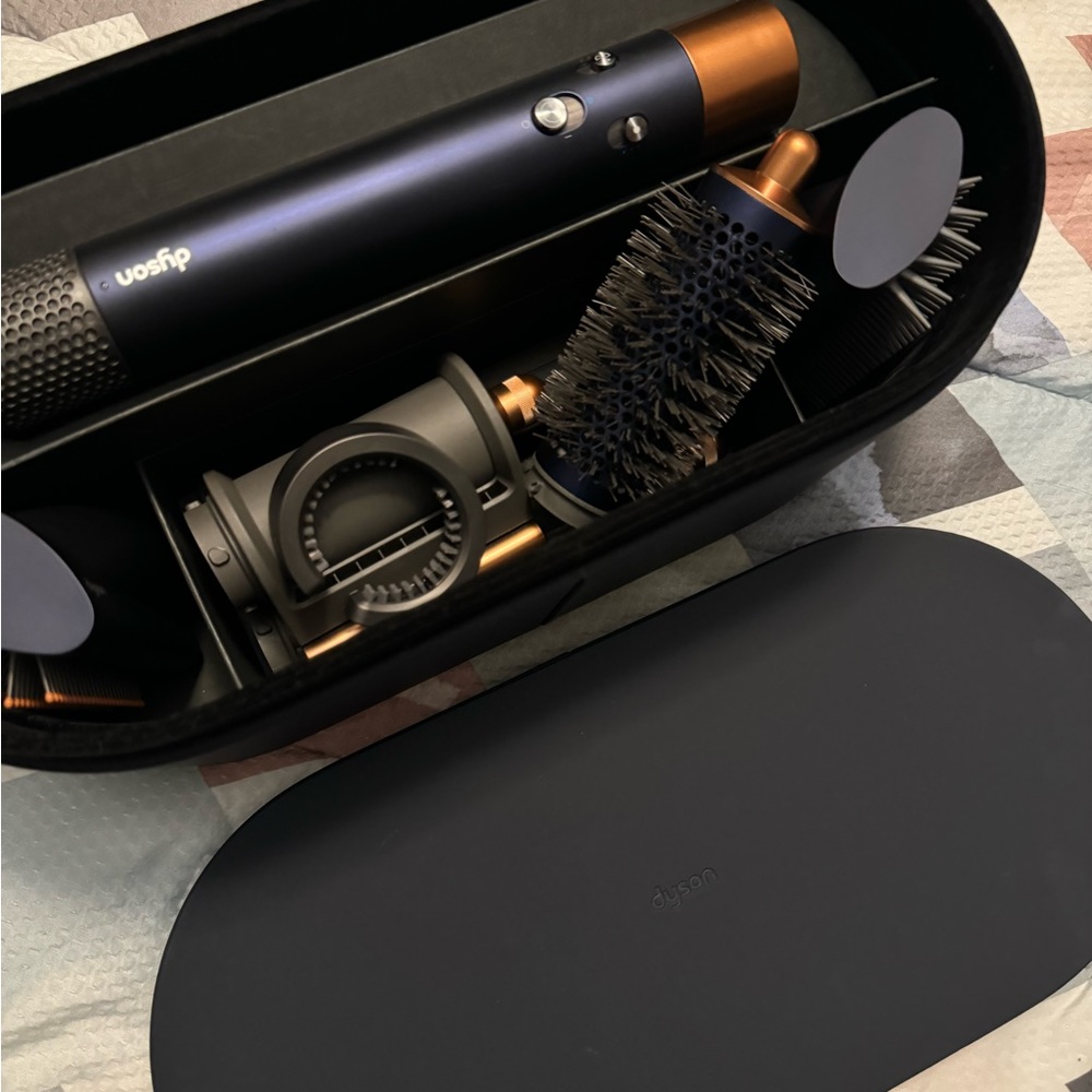Dyson Airwrap Complete Long in Prussian Blue/Rich Copper.